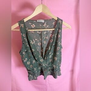 Paper Crane Green Floral Sleeveless V-Neck Top Size Small